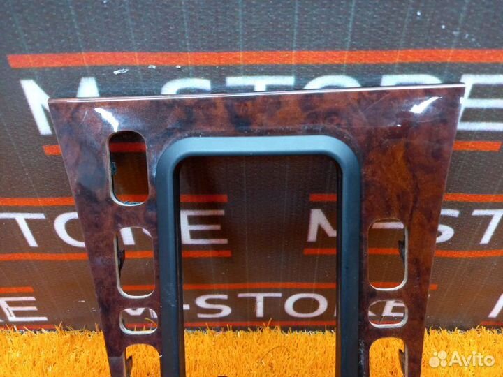 Накладка центральной консоли Mercedes-Benz E-Class