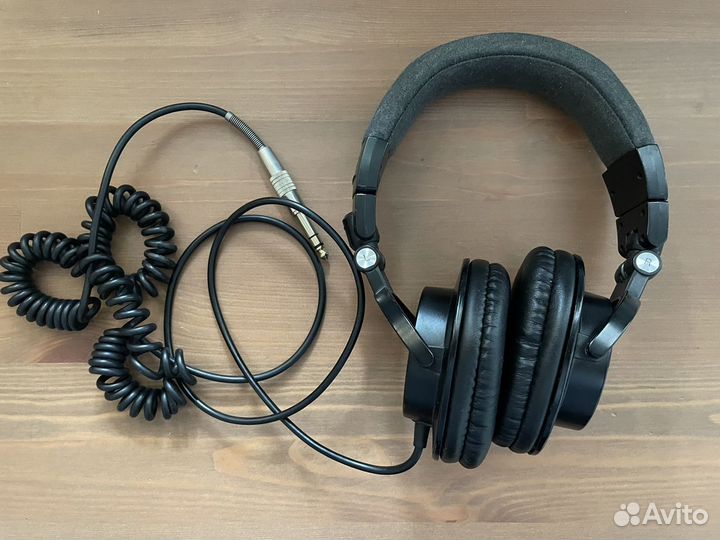 Студийные наушники Audio-Technica ATH-M50