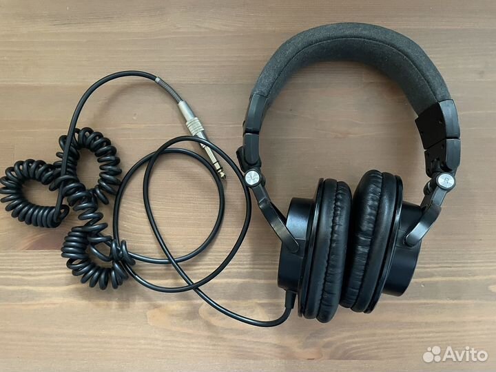 Студийные наушники Audio-Technica ATH-M50