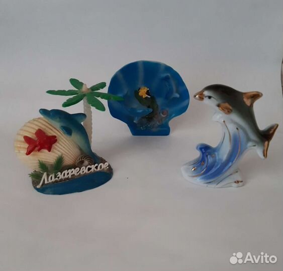 Разные сувениры с моря дельфины ракушки