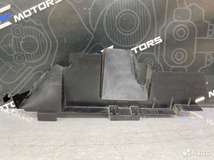 Воздуховод радиатора передний левый Volkswagen