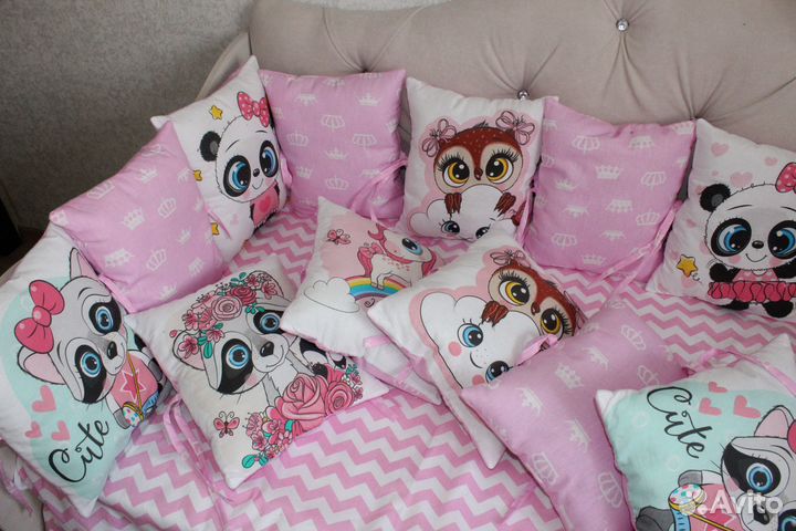 Новый комплект в кроватку (бортики, простынь)