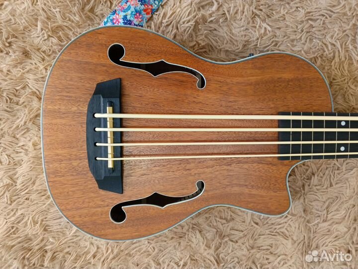 Бас укулеле безлад