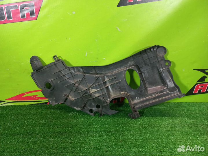 Накладка на телевизор toyota ADT250,ADT251,AZT250