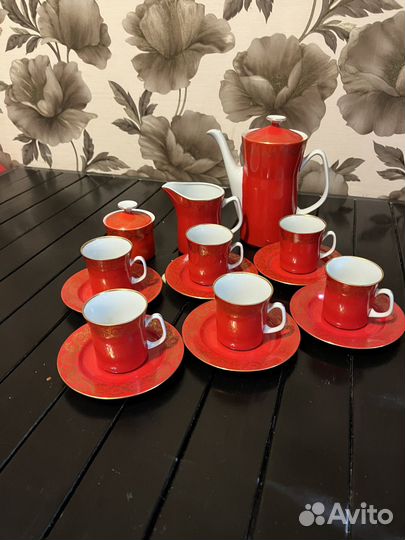 Кофейный сервиз и хрустальные изделия