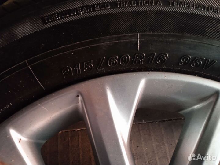 Yokohama dB Decibel E70B 215/60 R16 95V