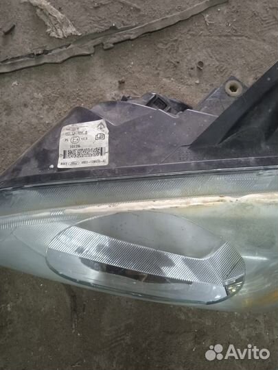 Фара левая Ford Focus 2 2005-2011