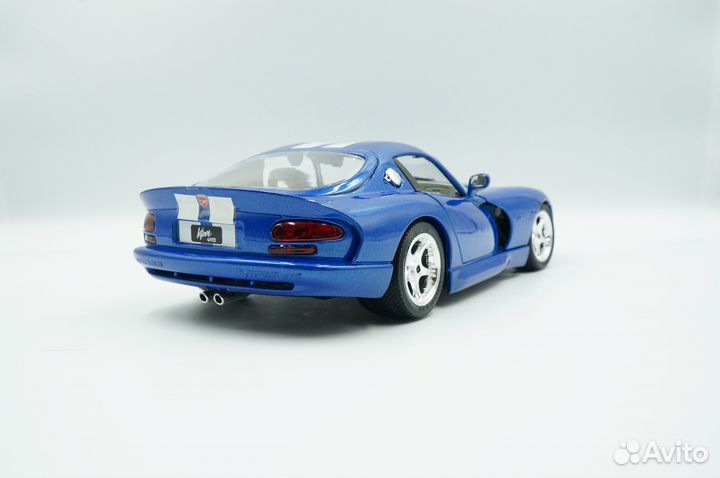 Bburago 1:18 Dodge Viper GTS Coupe