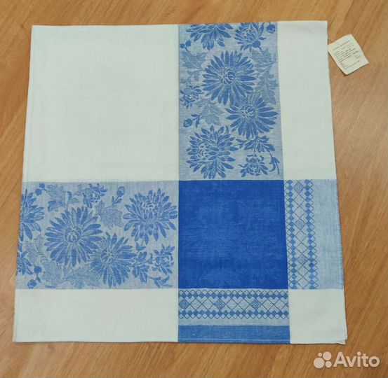 Новая полульняная скатерть СССР (140*140)