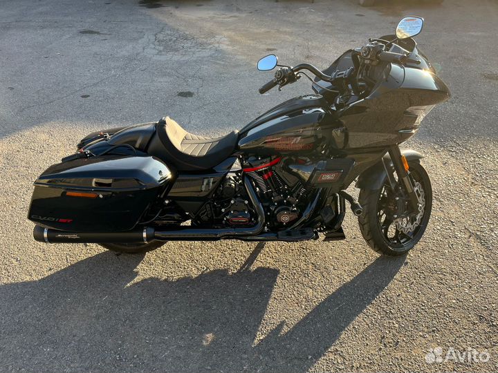 Harley Davidson Road Glide CVO ST