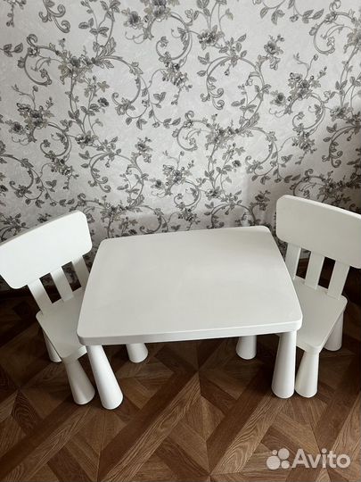Детский стол и 2 стула IKEA
