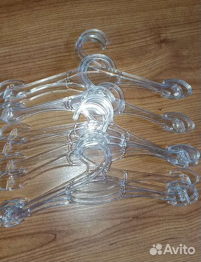 Вешалка для детской и взрослой одежды