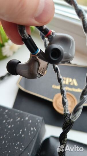 Наушники Campfire Audio Supermoon HK edition