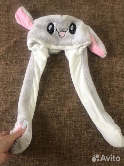 Шапка с двигающимися ушами зайка пикачу