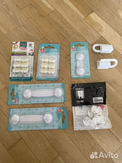 Блокиратор дверей и заглушки для розеток