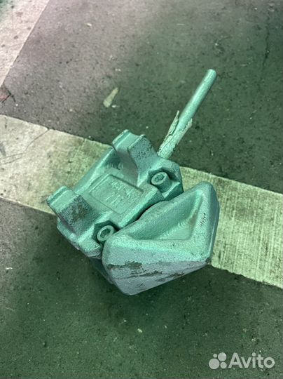 Твистлок для контейнеров