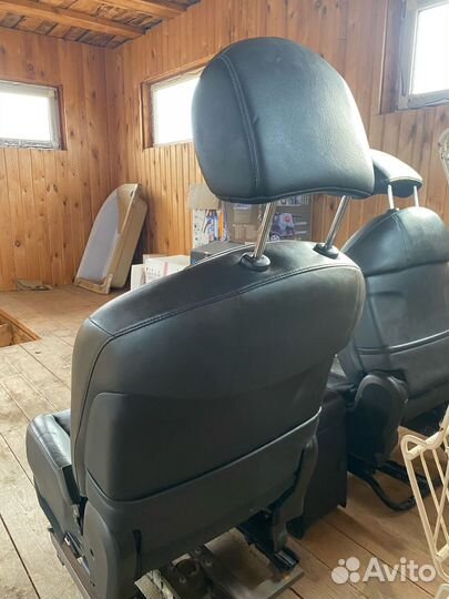 Передние сиденья infiniti FX 35