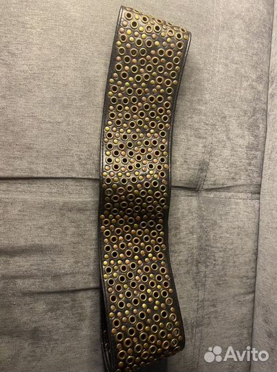 Широкий кожаный пояс