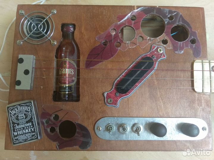 Сувенирная гитара