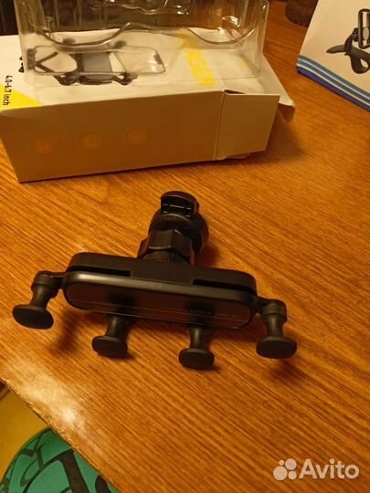 3 держателя для телефона в машину