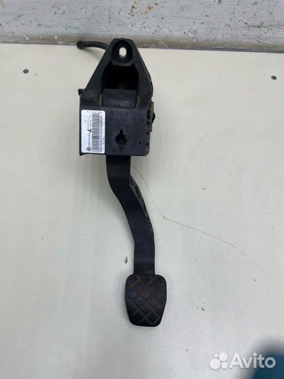 Педаль сцепления Volkswagen Polo cfna (1600CC