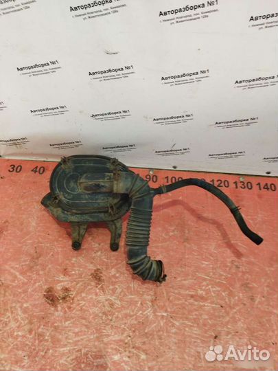 Корпус воздушного фильтра Mitsubishi Pajero 2