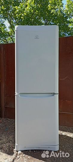 Холодильник indesit