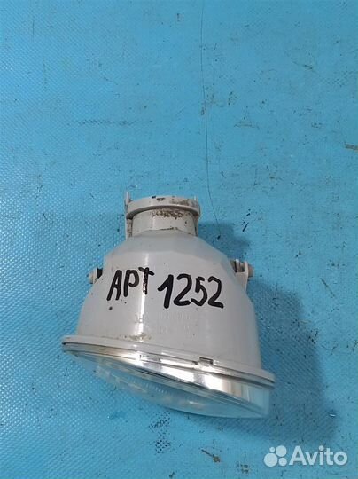 Фара противотуманная левая Toyota RAV 4 2013-2018