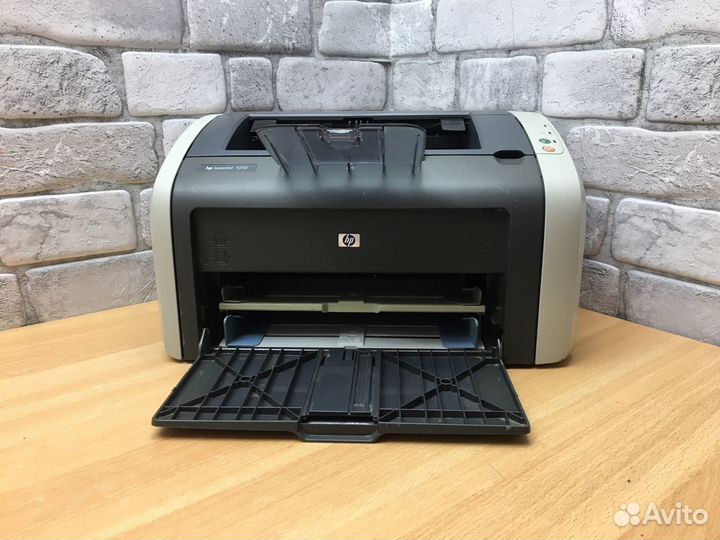 Лазерный принтер HP LaserJet 1010. Новый картридж