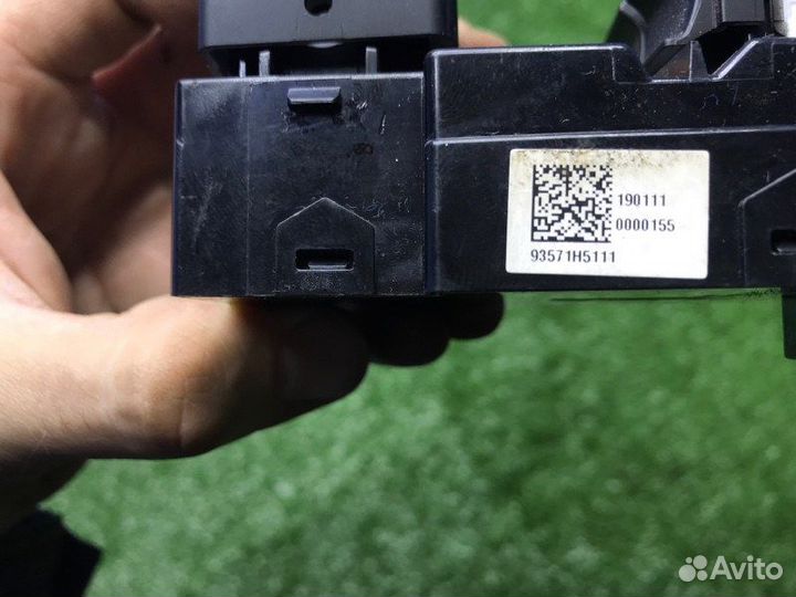 Блок управления стеклоподъемниками Hyundai Solaris