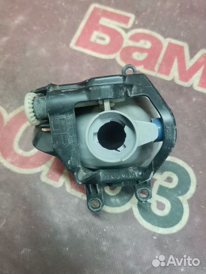 Фара противотуманная правая Toyota Corolla E180