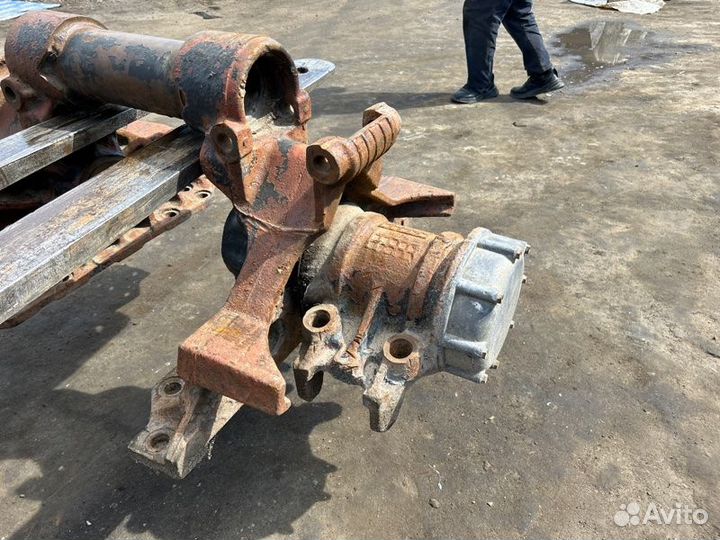 Ось балансира. Маз 5336 бортовой ямз 238М2 1998