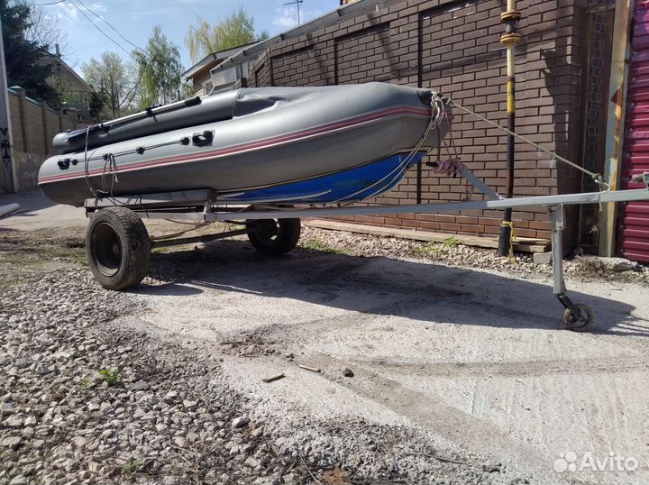 Лодка с мотором