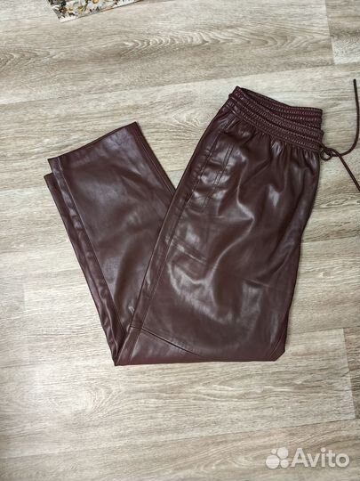 Брюки кожаные и кофта
