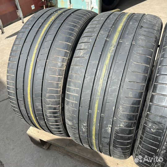 Pirelli P Zero PZ4 275/40 R21 и 315/35 R21