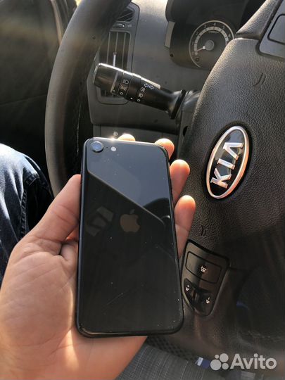 iPhone SE (2020), 64 ГБ