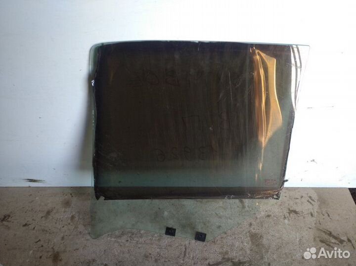 Стекло заднее правое Renault Symbol 1998-2008