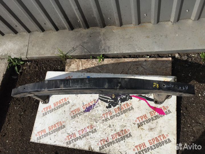 Фольксваген Пассат Брус переднего бампера