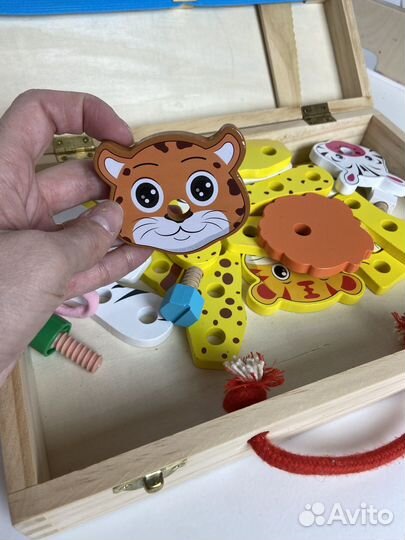 Конструктор с деревянными инструментами животные