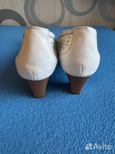 Туфли женские новые 38 белые кожа