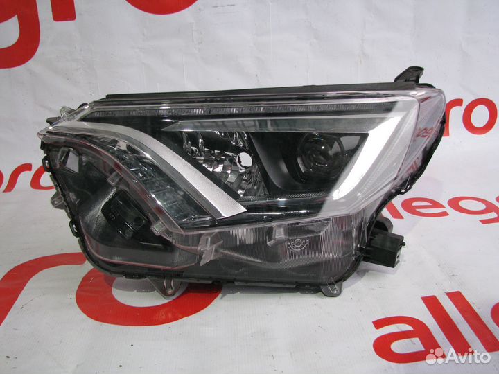 Toyota Rav 4 IV фара левая передняя 2015+