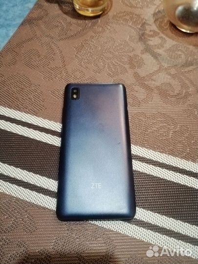 ZTE Blade, 512 МБ