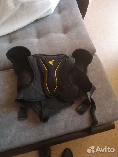 Нагрудник хоккейный детский