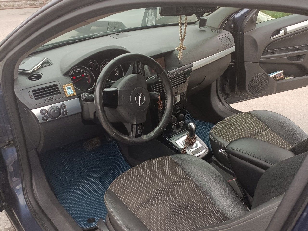 Opel Astra GTC: фото владельца