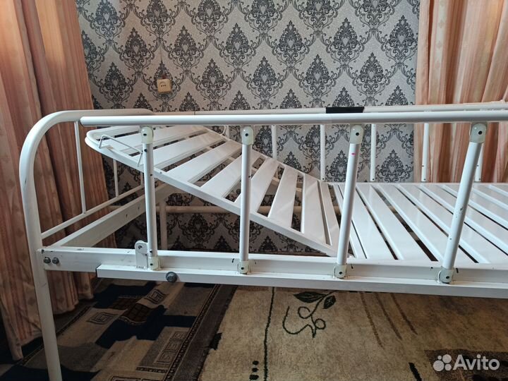 Медицинская кровать