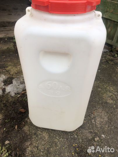 Емкость для воды пластиковая