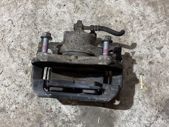 Суппорт передний правый Chevrolet Cruze