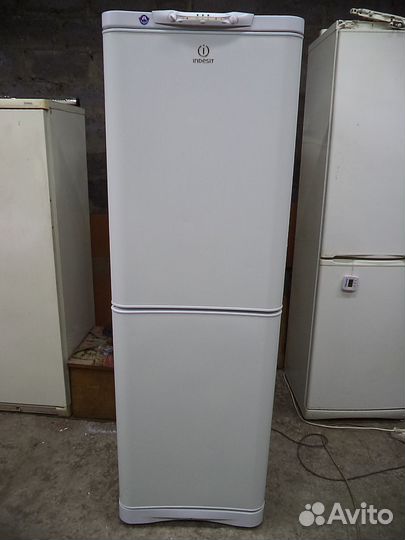 Холодильник бу indesit