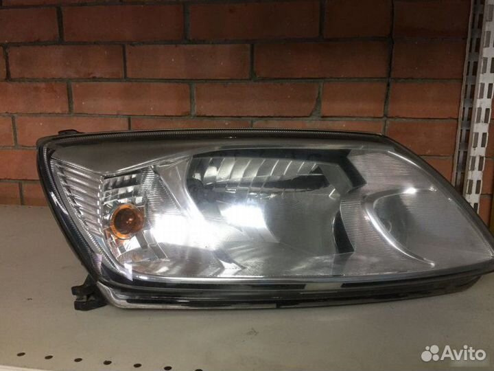 Фара правая Лада Гранта