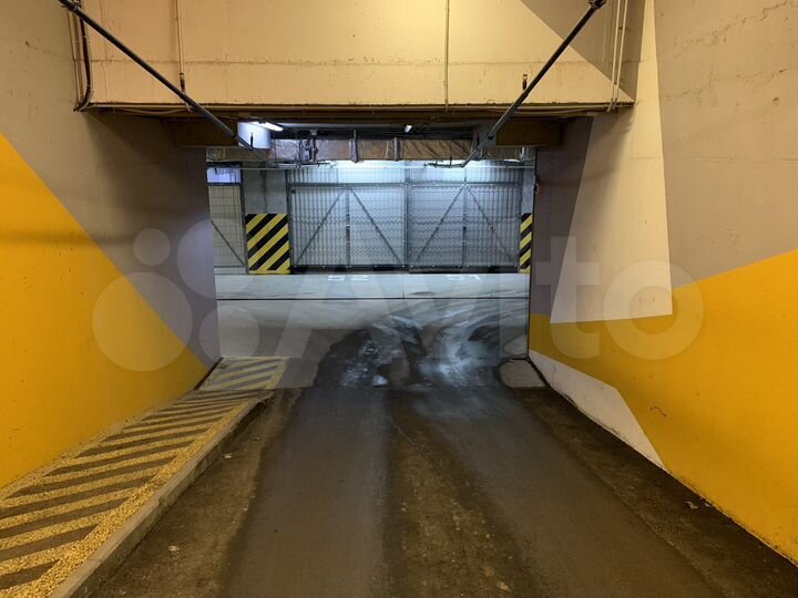 Машиноместо, 14 м²